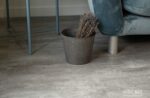 Кварцвиниловый SPC ламинат Vinilam Ceramo Stone Цемент Светлый 71614 940×470×6 — изображение 6